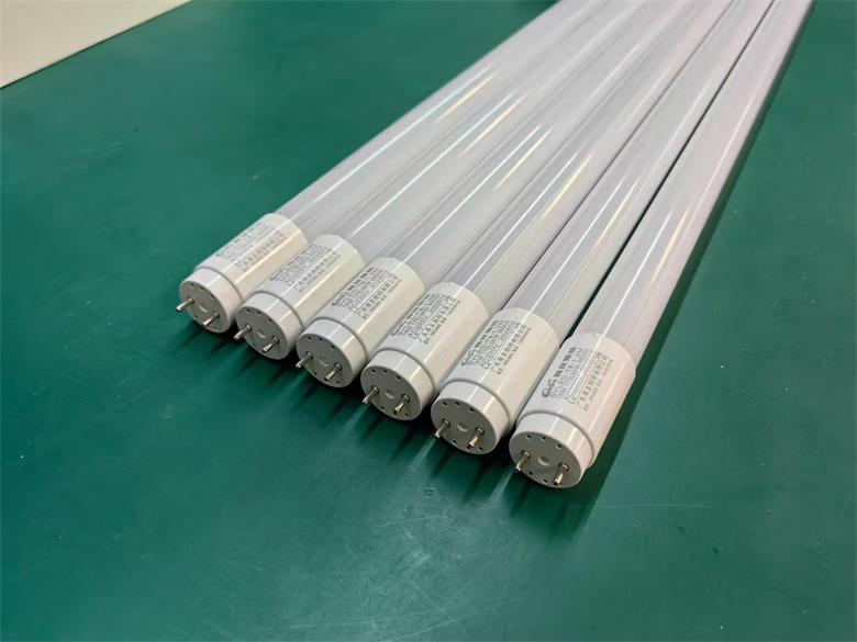 一年省32万电费!安徽一家工厂用8200根LED灯管,5年省出一辆豪车