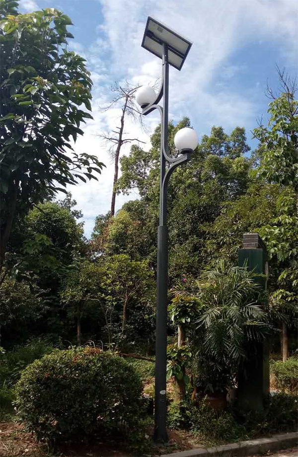 5米双头市电互补太阳能庭院灯